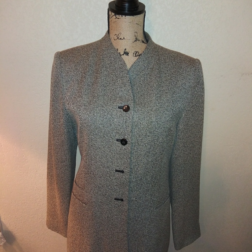 Woman pant suit